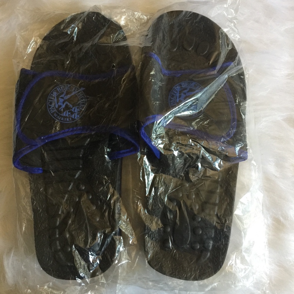 🌺 House, Pool or Beach Velcro Slip-ons